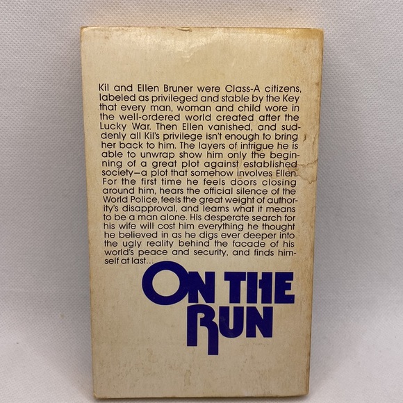 On The Run Gordon R. Dickson Vintage Science Fiction Softcover 1979 - Picture 3 of 10